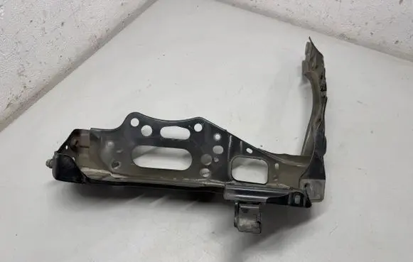 Lexus IS 220D-250-350 Headlight/headlamp mounting bracket