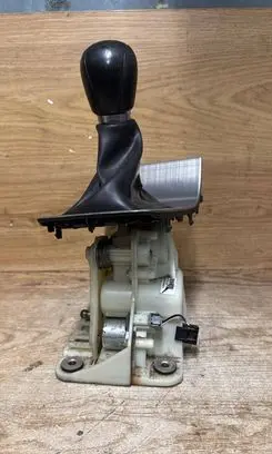 Volvo V70 Gear shifter/selector 31219639