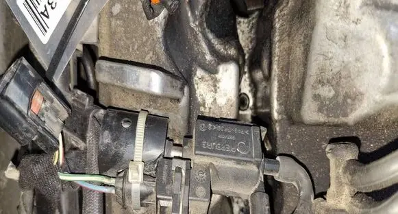 Honda Accord Turbo solenoid valve 6147600