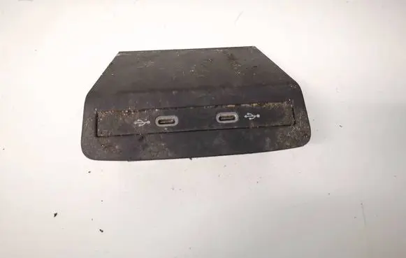 Volkswagen ID.3 USB socket connector 5NA035736 10A863099