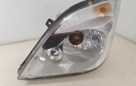 Mercedes-Benz Sprinter W906 Headlight/headlamp A9068200361