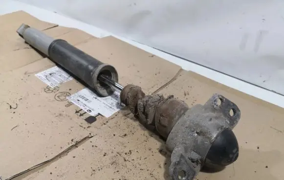 Skoda Octavia Mk2 (1Z) Rear shock absorber/damper