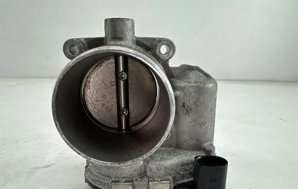 Audi A4 S4 B9 Throttle valve 06K133062AK