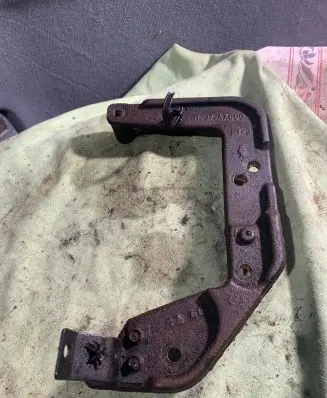 Nissan Micra Engine mounting bracket 5535
