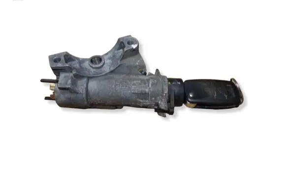 Volkswagen PASSAT B5 Ignition lock 4B0905851A