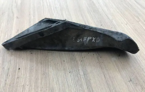BMW 5 E60 E61 Engine mounting bracket 6771069 15807410