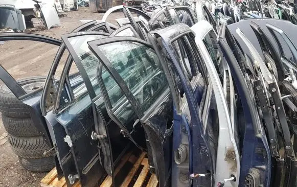 Volvo V50 Front door melynos