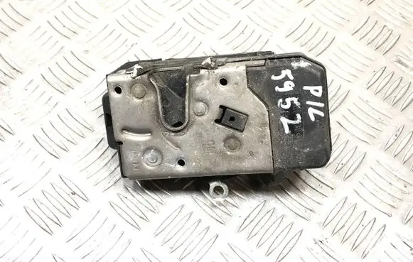 Opel Astra G Front door lock 24444017