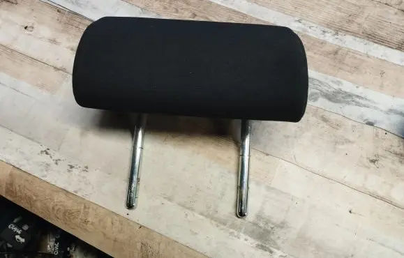 Toyota Auris 150 Rear seat headrest 