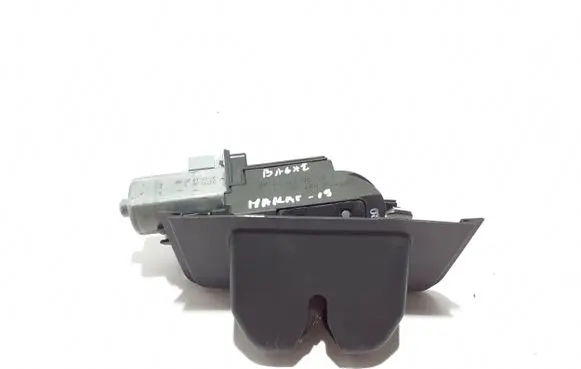 Loading door lock
