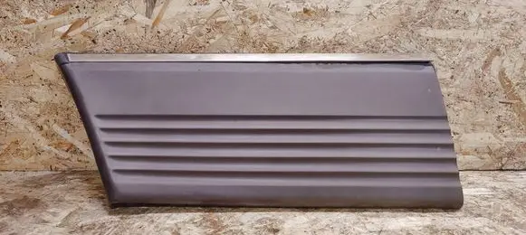 Rear fender molding trim