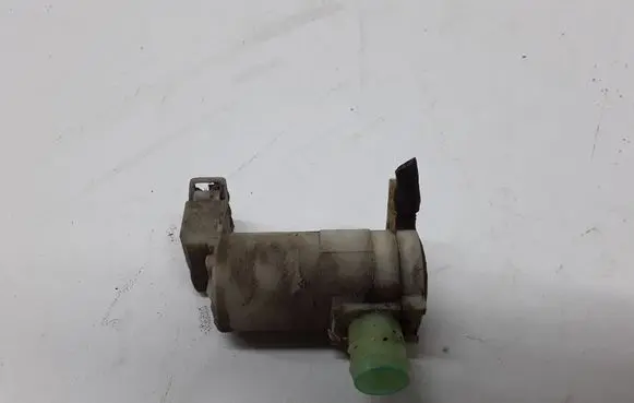 Nissan X-Trail T30 Windscreen/windshield washer pump 2224615A