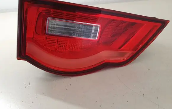 Jaguar F-Pace Tailgate rear/tail lights HK8315K273AA
