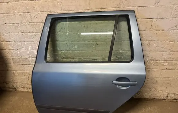Skoda Octavia Mk2 (1Z) Rear door 