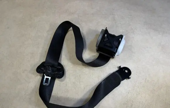 BMW X5 E70 Front seatbelt 72117161042