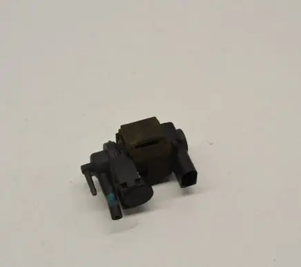 Audi A8 S8 D4 4H Turbo solenoid valve 059906629D