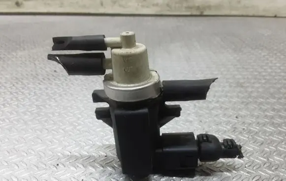 Skoda Octavia Mk1 (1U) Turbo solenoid valve 1J0906627A