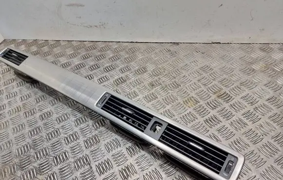 Volvo V70 Dash center air vent grill 30715143