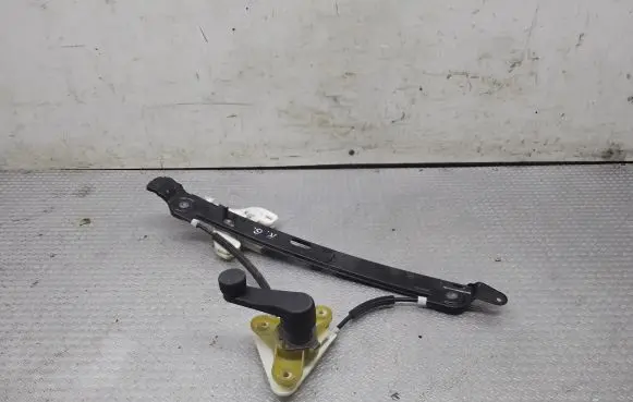 Seat Toledo III (5P) Rear door manual window regulator 5P0839461