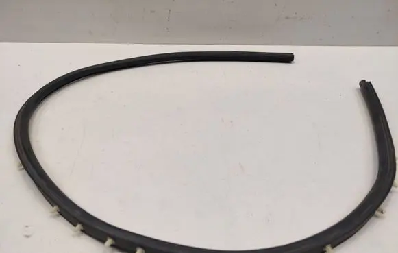 Ford Mustang VI Engine compartment rubber 