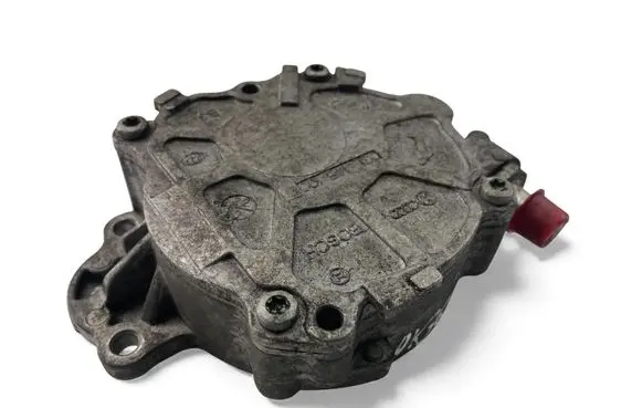 Audi A4 S4 B8 8K Vacuum pump 03L145100