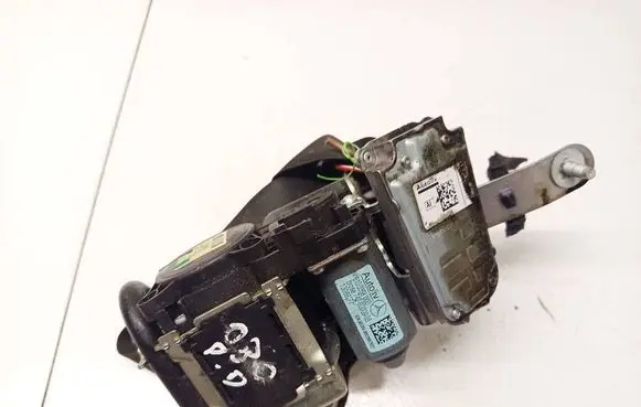 Mercedes-Benz C AMG W204 Front seatbelt 616424600 011R0000
