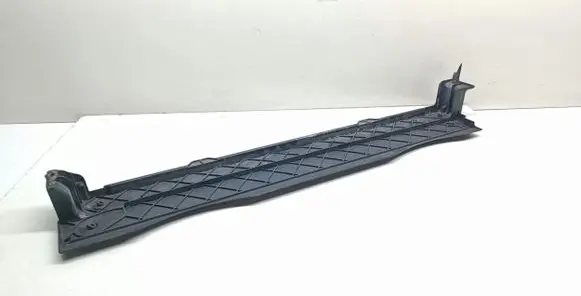 BMW X5 E70 Bottom radiator support slam panel 7533539