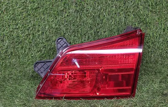 Subaru Legacy Tailgate rear/tail lights 23620073