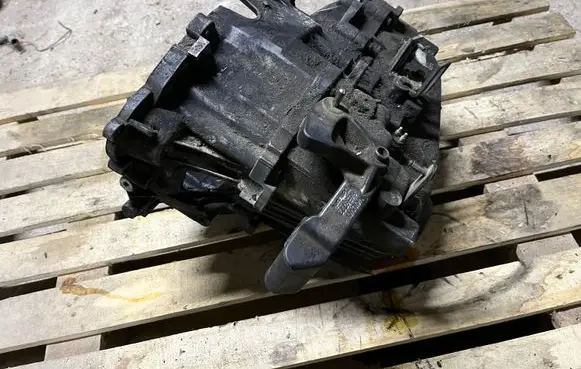 Volvo V70 Manual 5 speed gearbox 1023678