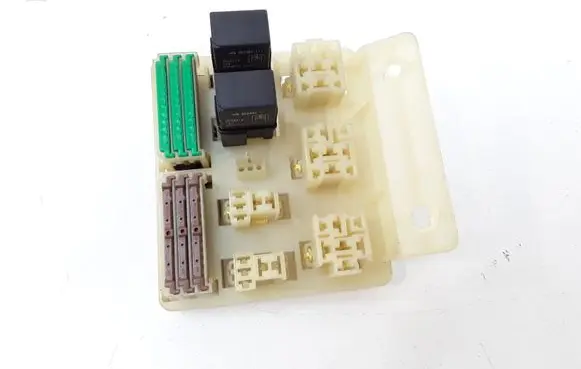 Volvo S40, V40 Relay mounting block 