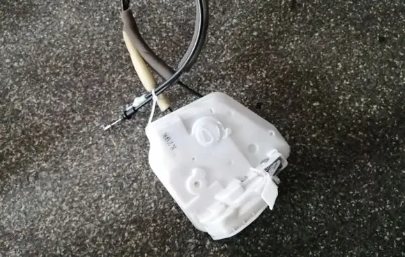 Mazda CX-5 II Rear door lock