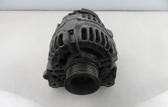 Volkswagen Golf IV Generator/alternator 0124325003 028903028D