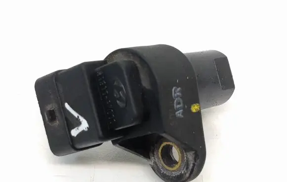 Hyundai Tucson JM Camshaft position sensor 3930027000