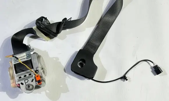Ford Mustang V Front seatbelt 2030791AA