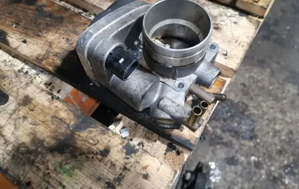 Volkswagen Jetta V Throttle valve 06A133062AT
