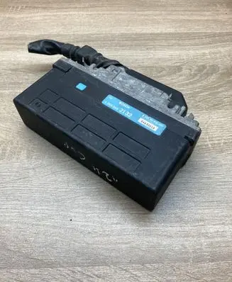 Mercedes-Benz E W124 ABS control unit/module 0055452132 0265101018