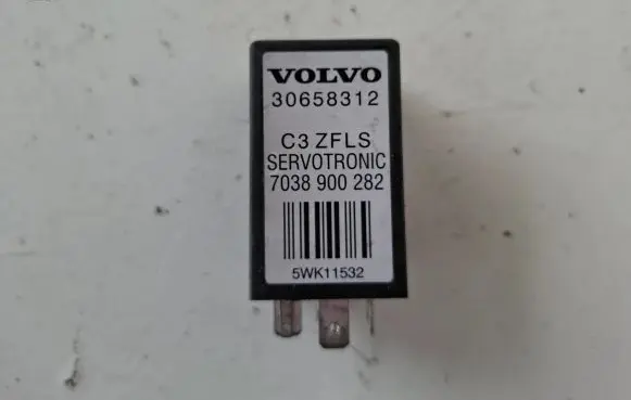 Volvo XC90 Glow plug pre-heat relay 30658312