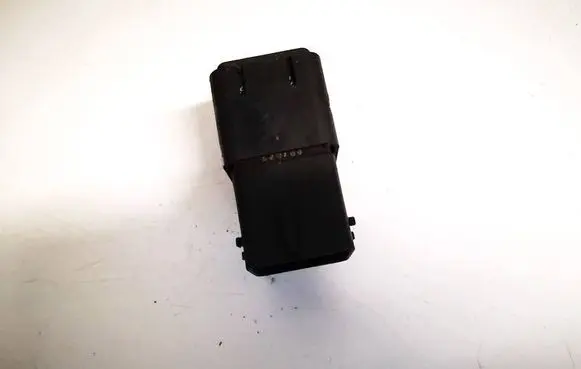 Glow plug pre-heat relay
