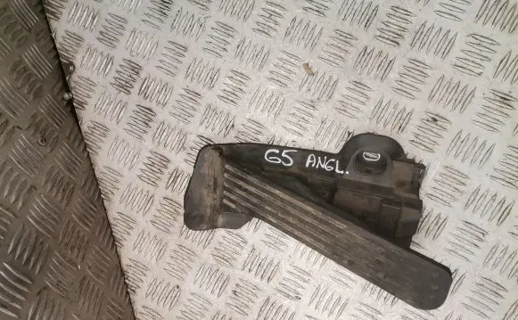 Volkswagen Golf V Accelerator throttle pedal 1k2721503m