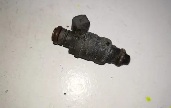 Audi A3 S3 8L Fuel injector 06A906031A