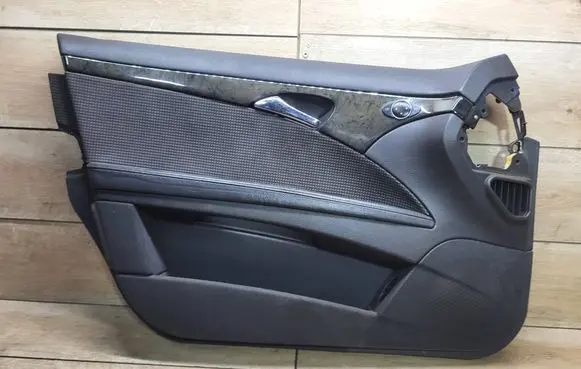 Mercedes-Benz E W211 Front door card panel trim A2117207166 211A265 8114850
