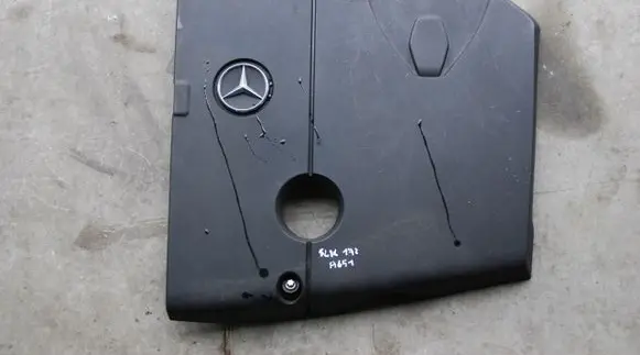 Mercedes-Benz SLK R172 Engine cover (trim) A6510101667
