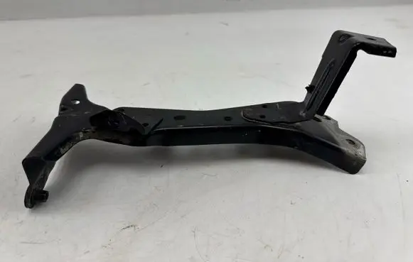 Audi A3 S3 8V Fender mounting bracket 8V0821168