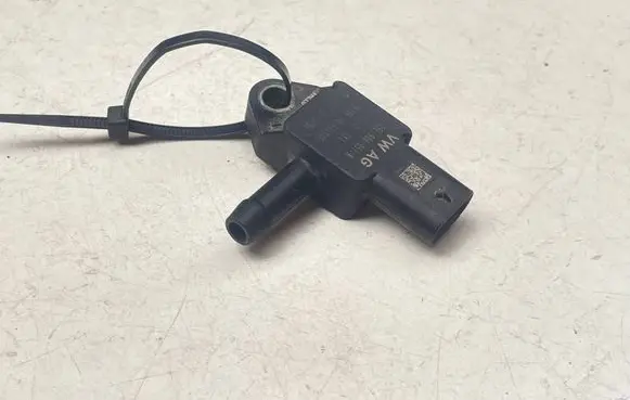 Skoda Octavia Mk4 Rear glass lock/latch Q214 05L906051A