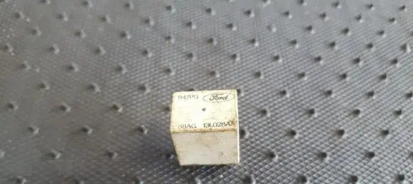 Ford Escort Other relay 88AG13L028AA B47PG