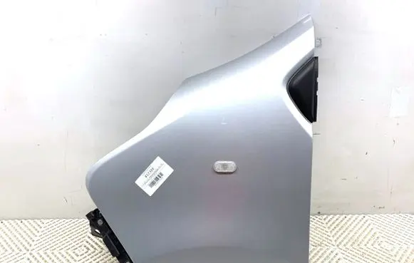 Opel Vivaro Fender 