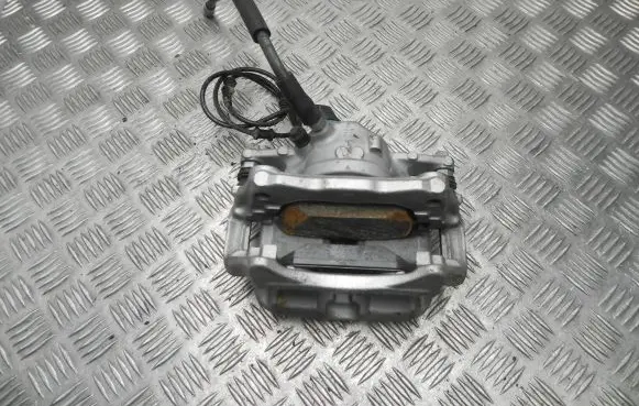 Mercedes-Benz C AMG W205 Front brake caliper 50093B