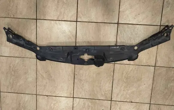 Engine bonnet/hood lock trim molding