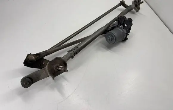 Chevrolet Camaro Front wiper linkage and motor 84498919