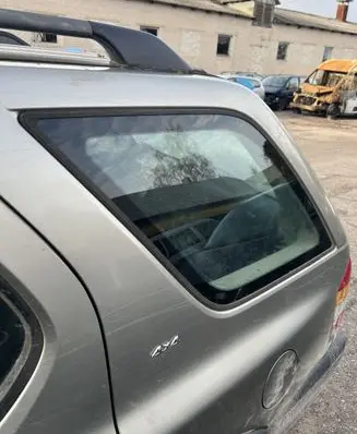 Opel Frontera B Rear side window